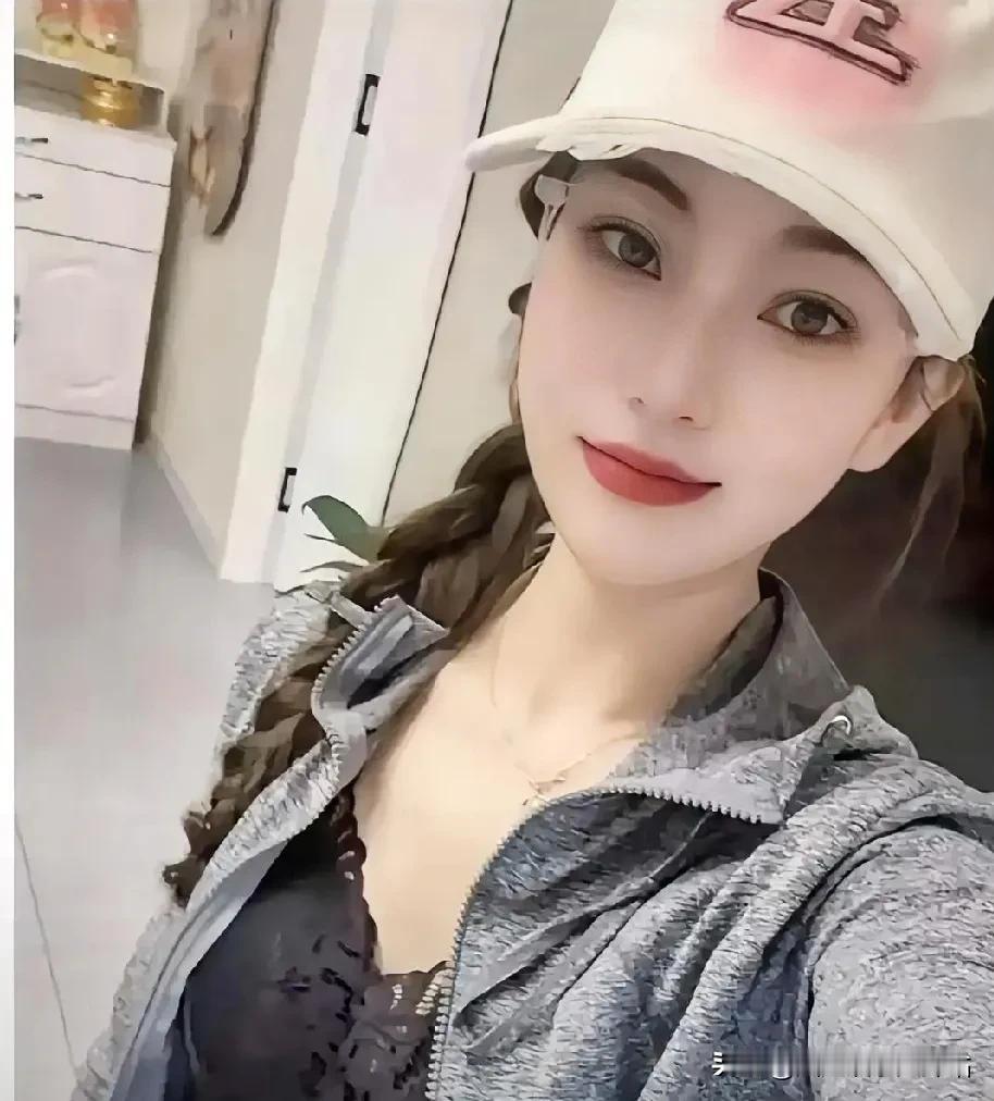 太痛心了！半挂西施王迪才36岁，至今还是未婚，就是为了多赚点钱钱给父亲看病。她是