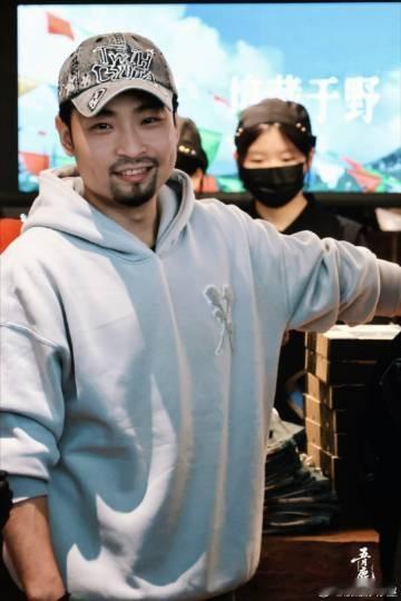 王勉撞脸宋木子 救命啊我以前怎么没发现！刚才把俩人的照片放一起给我室友看，她问我