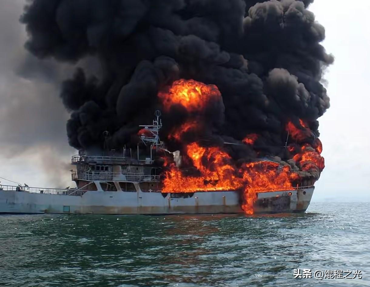 伊朗说海峡没关，可保险公司怕挨炸不保，船不敢跑！

·国际榜，路透社消息，伊朗外