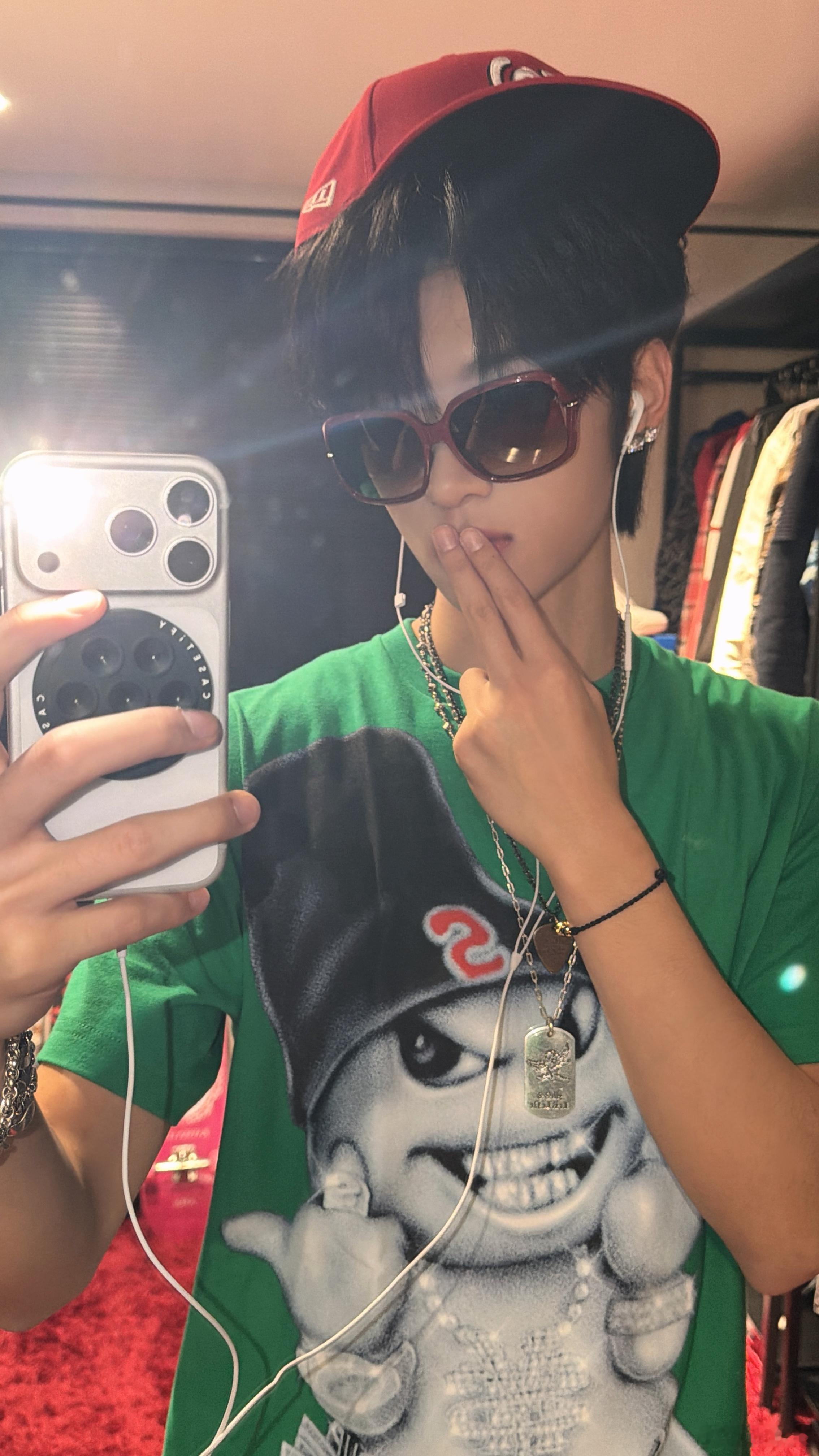 张峻豪18宫格随拍输出📸in Supreme & New Era ❤️美式经典