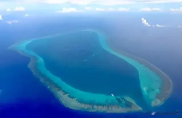 菲律宾这次是真急了。中国海警在黄岩岛领海持续执法巡查，拦阻封控、临检拿捕全套实战