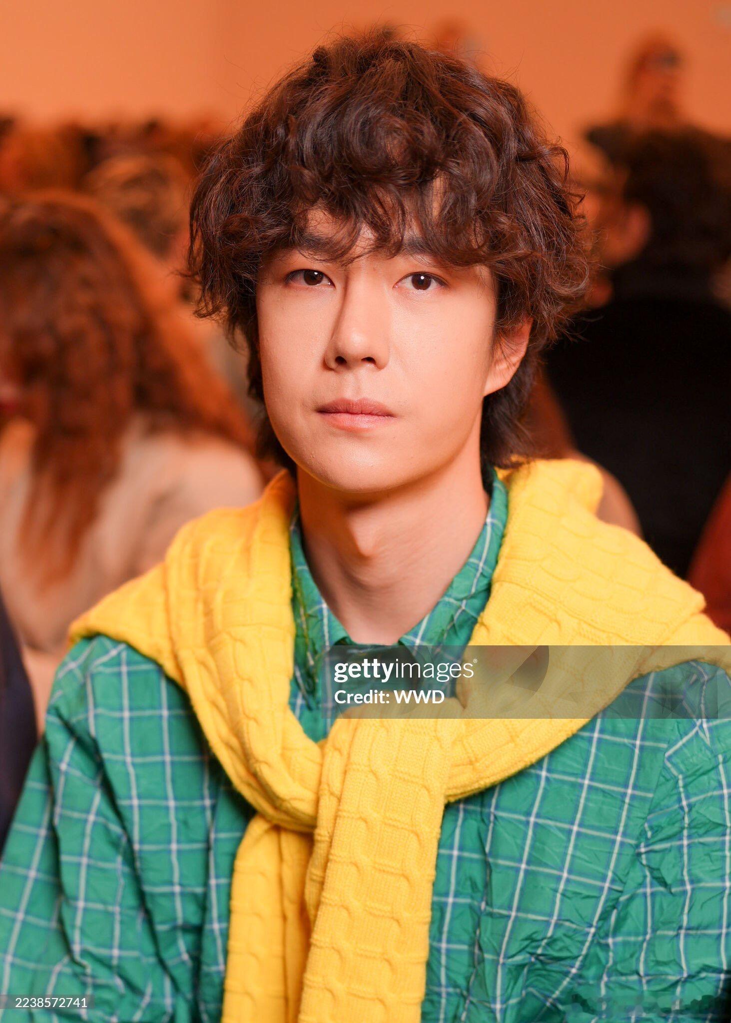 王一博LOEWE看秀G社生图 王一博惠英红陈都灵秀场造型 ​​​