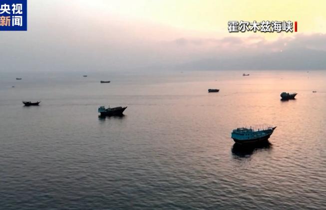 伊朗开始加倍还击美国
9月5日，伊朗主动出击向美一艘航空母舰和一艘驱逐舰发射多枚
