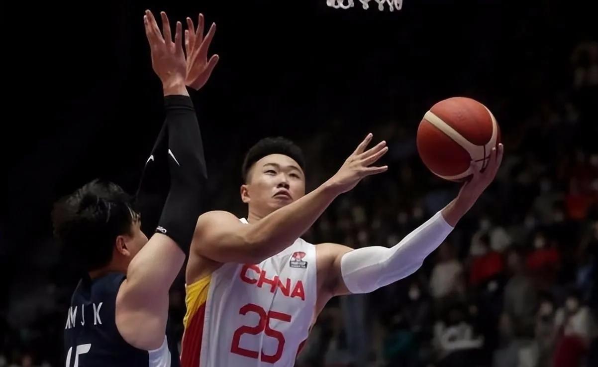 中国男篮90-82再胜喀麦隆，豪取国际团结杯三连胜。贺希宁21分钟25分6助，赵