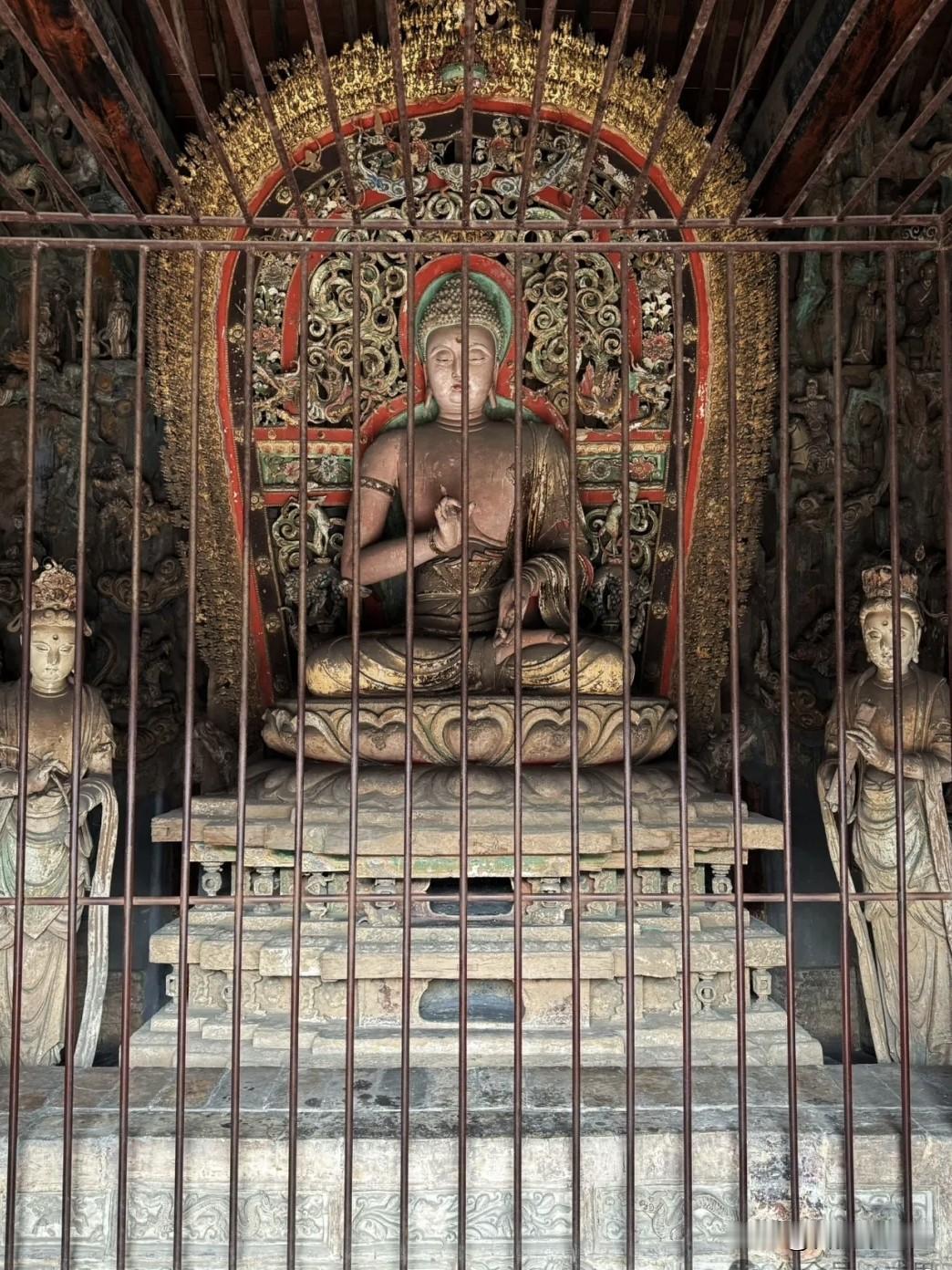 平遥双林寺释迦殿，多数游客错过的明代彩塑至宝
 
游览平遥双林寺，很多人直奔千佛