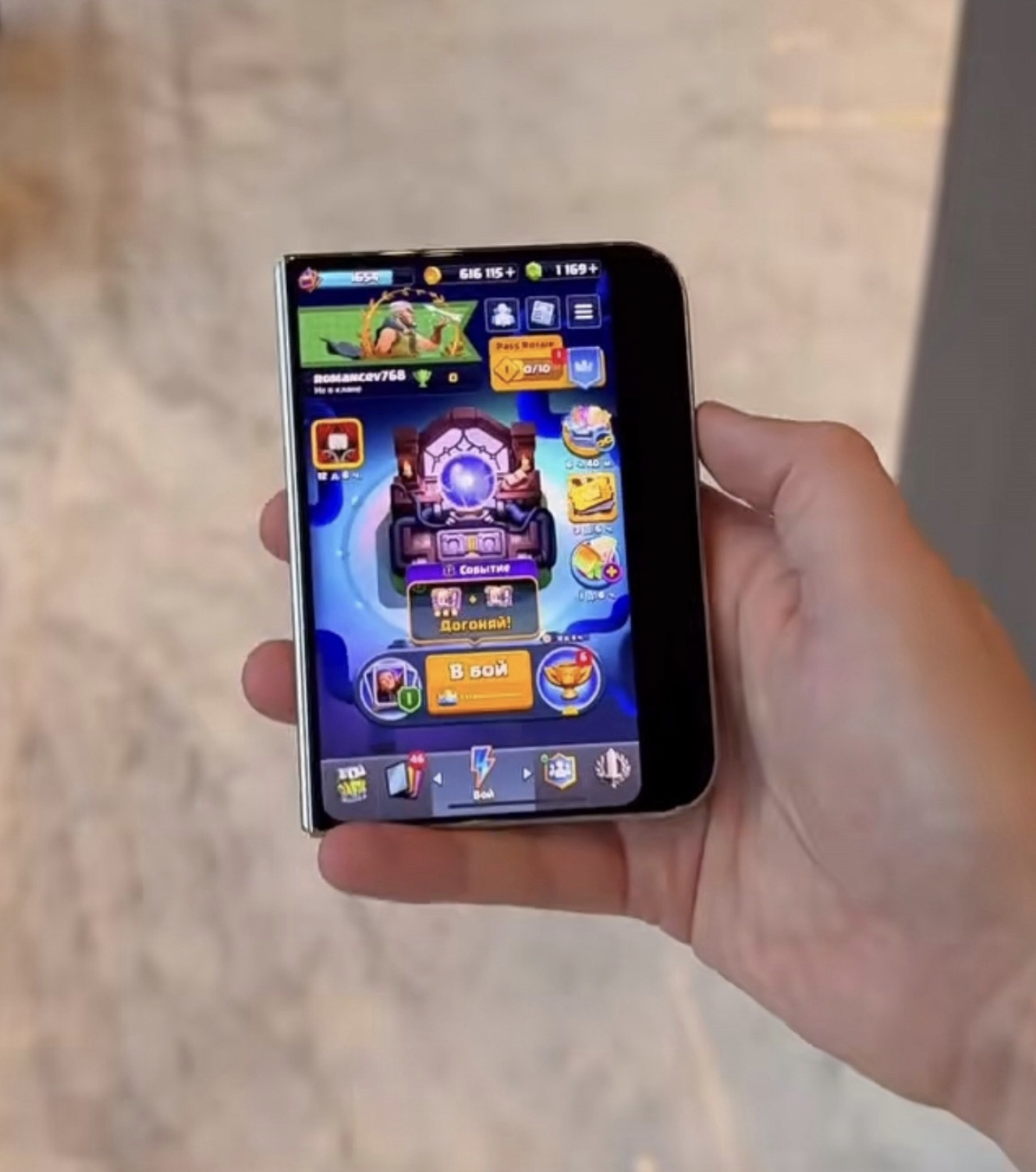 iPhoneDuo开箱暴露适配问题原谅它吧，毕竟第一次做折叠机 ​[doge] 
