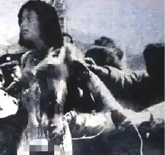 1928年9月19日，贺龙元帅的妹妹贺满姑被敌人带到刑场，将她衣服扒光，分开四肢