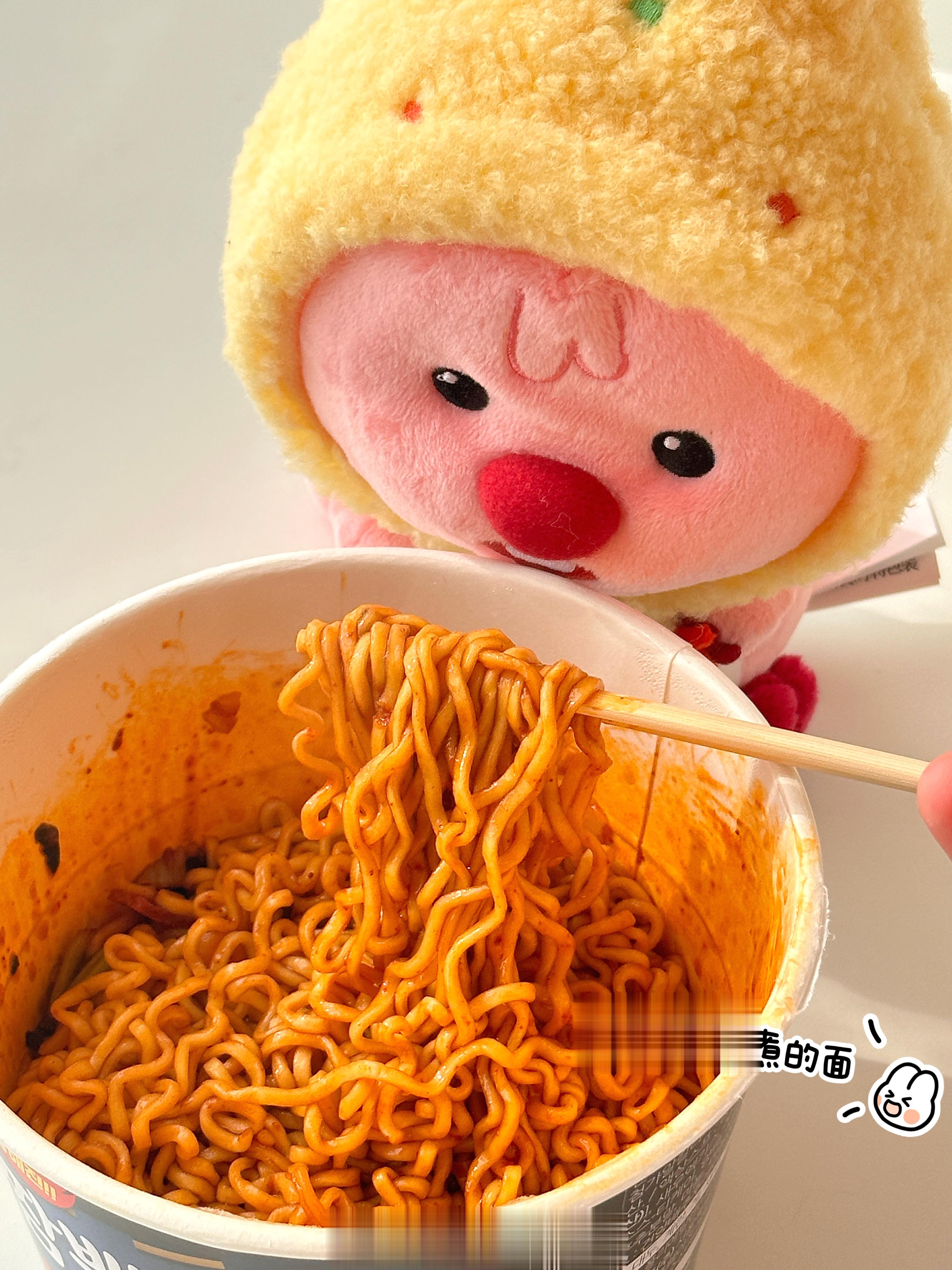 ✨ 小Janの不定时掉落快乐脆片ど⁰̷̴͈꒨⁰̷̴͈う♡去家她给我煮的泡面 好辣