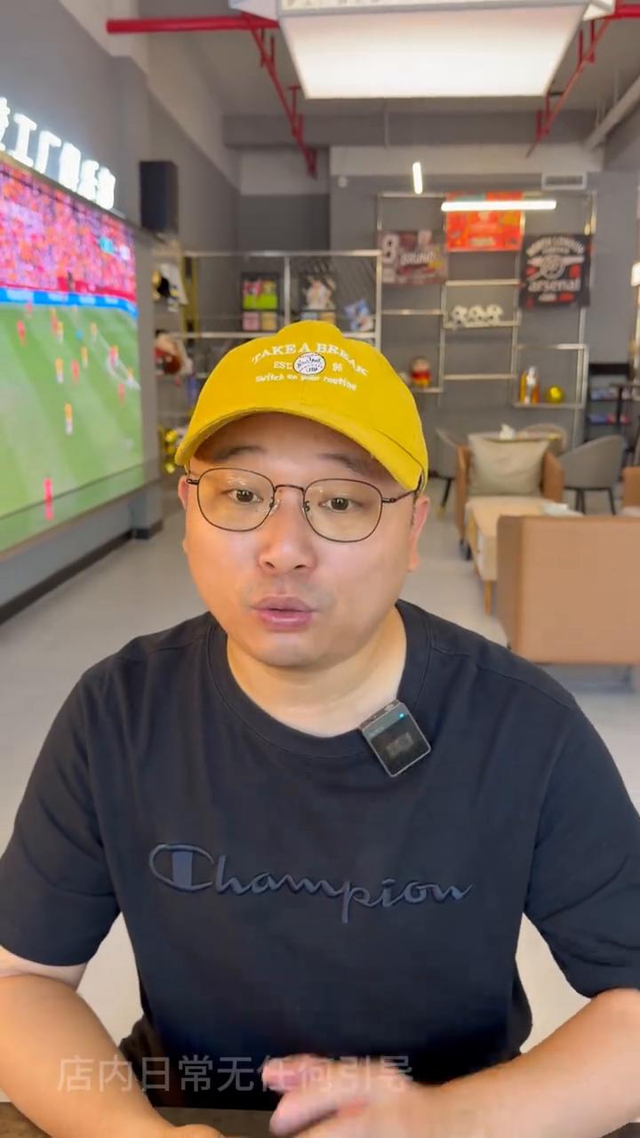 瑞士就是大赛最好的伪球迷过滤器。
很多人都说瑞士时隔72年闯入8强是超级黑马，其