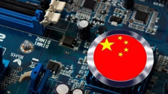 美国禁止中国境内使用中国自己的芯片！美国不觉得自己太过荒唐可笑了吗？事实上，美国