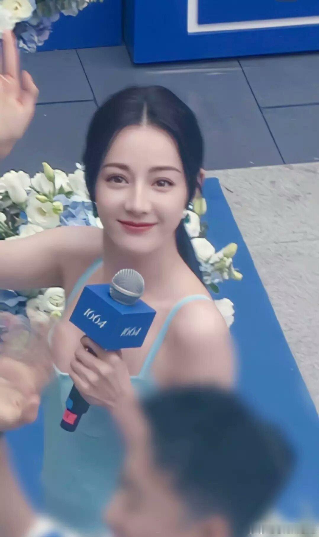 迪丽热巴面相是不是佛系了很多，看起来很佛 ​​​