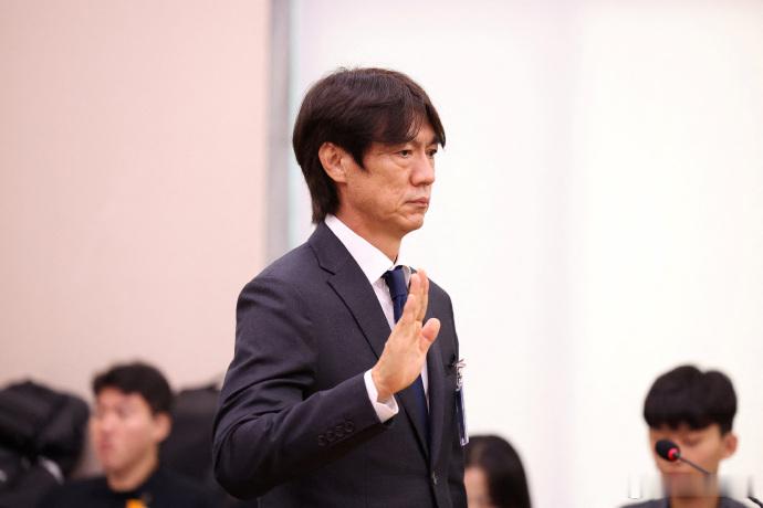 十年卷宗现世，黑幕昭然若揭。公款收买裁判、刻意操控判罚，中韩国奥那场遗憾落败，从