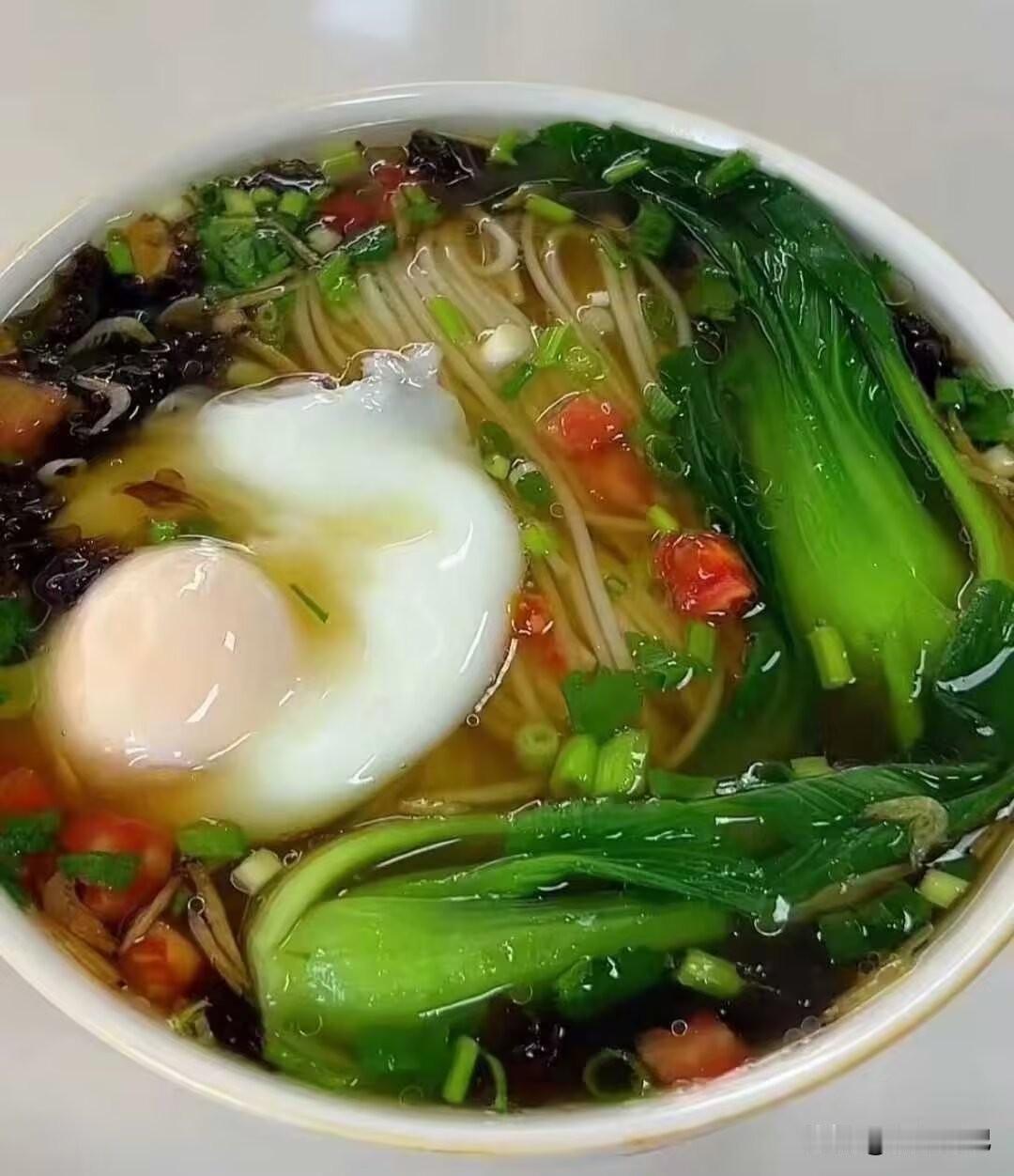 “我闺蜜是个狠人，两轮辟谷，直接甩掉30斤肉。她以前看见火锅走不动道，现在看见膏