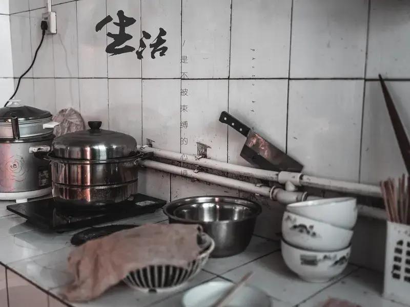 慢慢才明白，生活最好的状态，是不争不抢，不急不躁。不用追赶别人的脚步，不用羡慕别