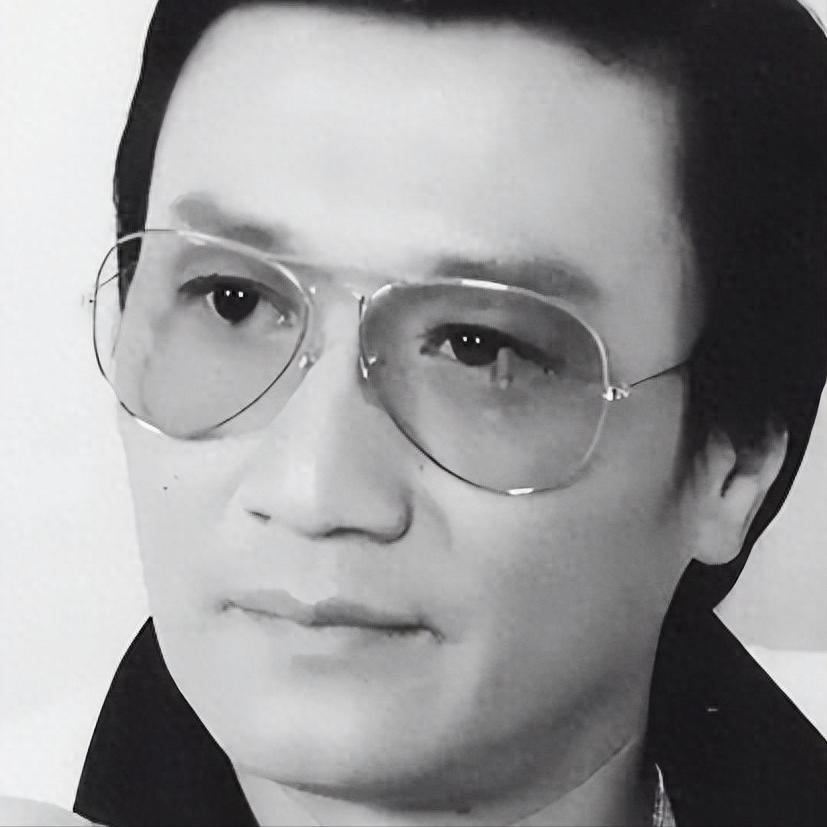 2026年7月20号，香港老牌艺人谢贤离世，享年八十九岁。演艺圈众人发文悼念。张