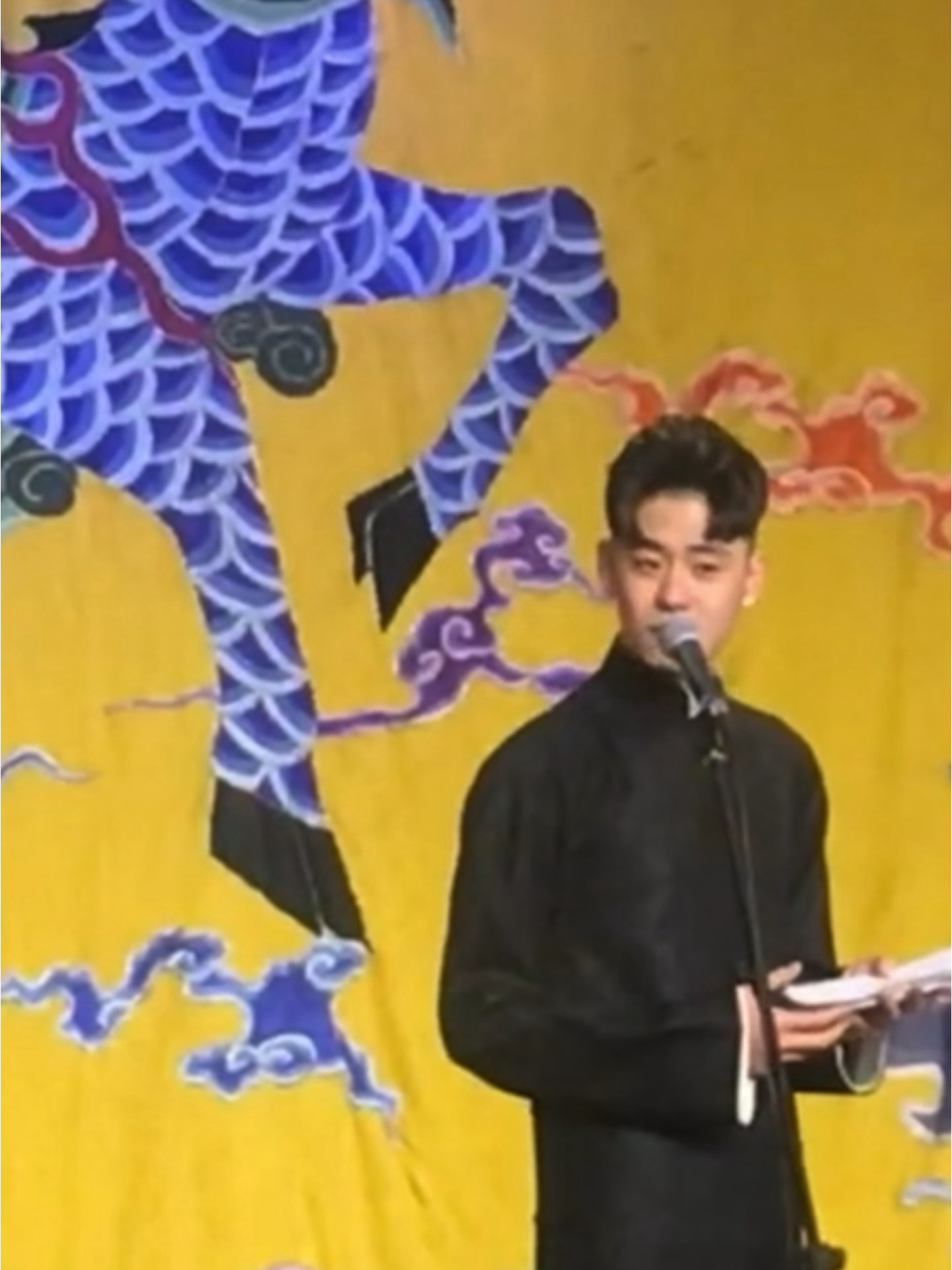 “为什么不算”“我们知道你困”“啊～你们知道”“今天回玫瑰园么 你跟我回去么” 
