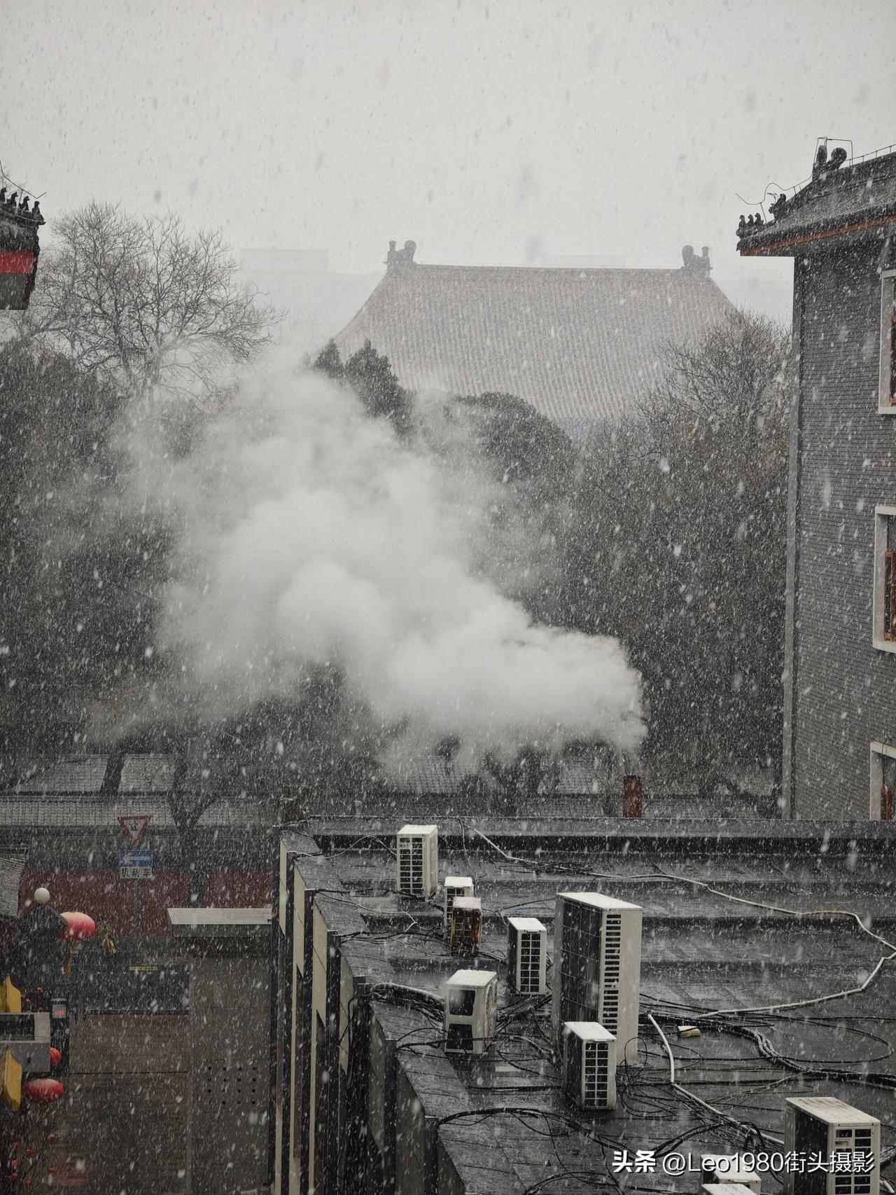 哇，北京这大雪，忽然之间，下这么大了。下大雪天气 北京春天雪 本以为春节过后，温