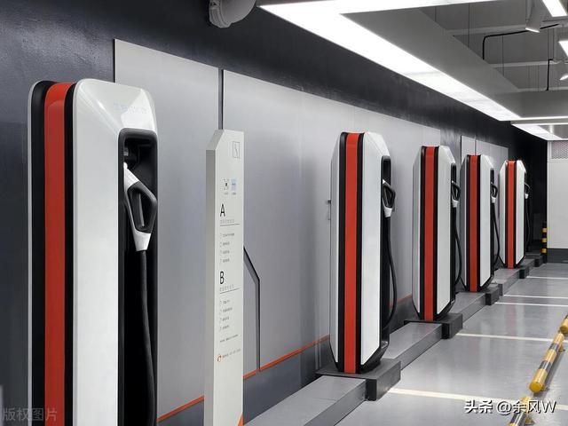 电动汽车家用充电桩贵吗? 电动汽车家用充电桩贵吗？
 
家用充电桩整体不算贵，多