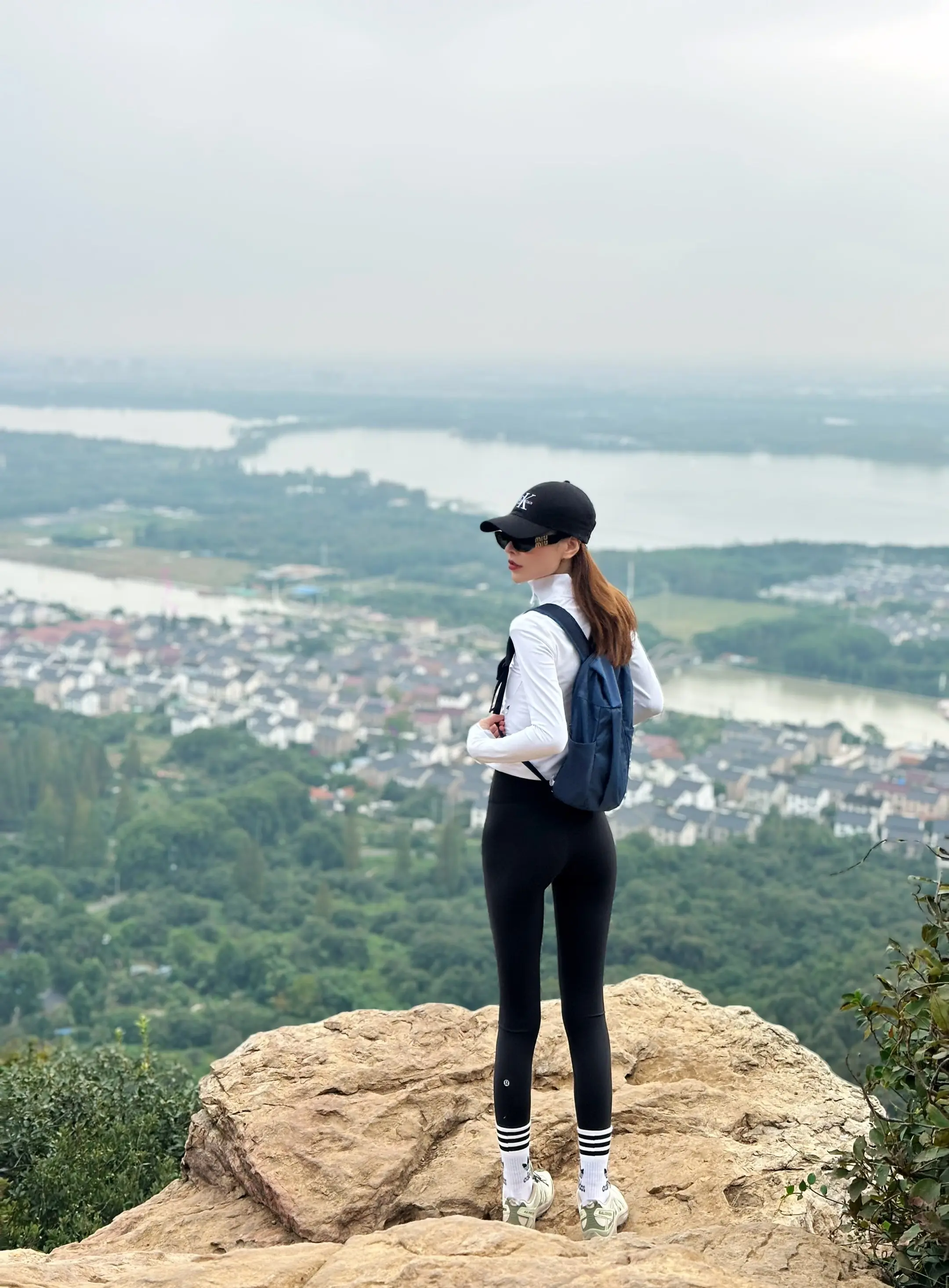 世界的每一面都是“世面”