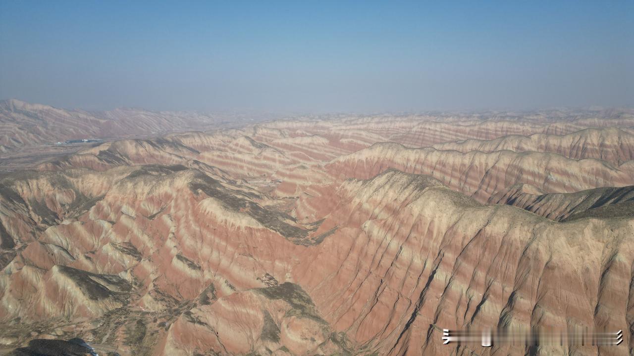 冬日自驾水居丹霞，邂逅旷野绝色
       周末与兰州旅游摄影家协会的伙伴们自