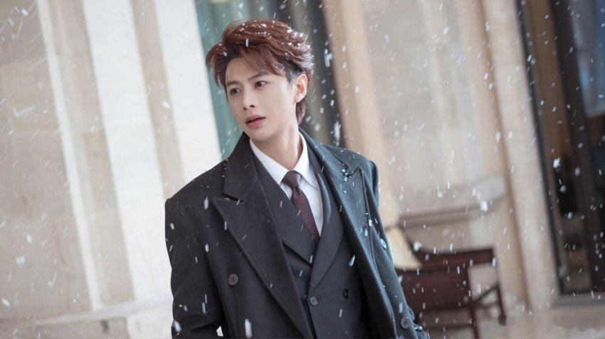 李雪琴被何健麒钓成翘嘴  何健麒的魅力简直无人能挡！连李雪琴都抵挡不住他的诱惑。