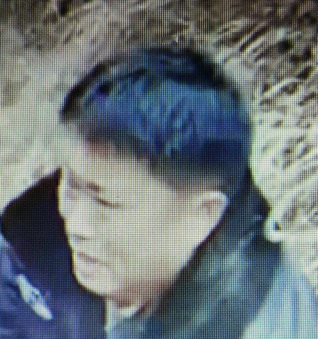 辽宁一4岁女童山里走失三天两夜，被搜救援回，平安无事。派出所所长找到人时当场落泪