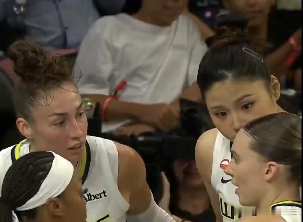 WNBA常规赛实时战况，飞翼半场领先神秘人15分，李月汝替补出战3分钟没有数据！