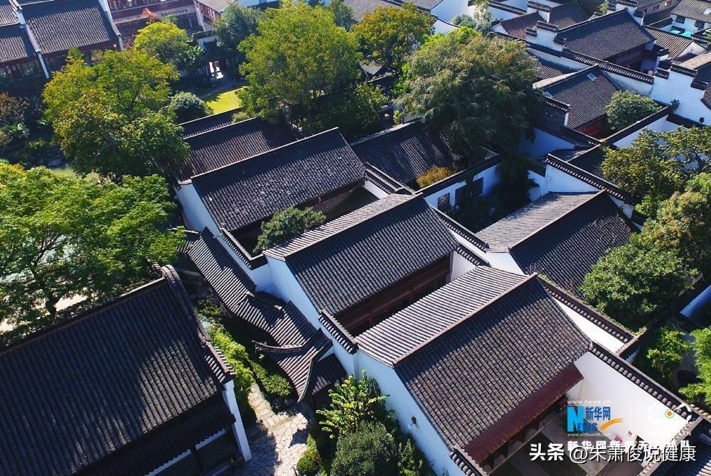 甘熙故居又称甘熙宅第，俗称“九十九间半”，坐落于南京秦淮区南捕厅，是第六批全国重
