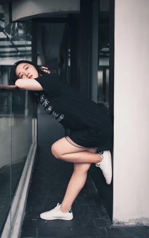 我超认同微胖女性更懂享受生活、心态更好这说法。现在早不是一味追求骨感的时代了，微