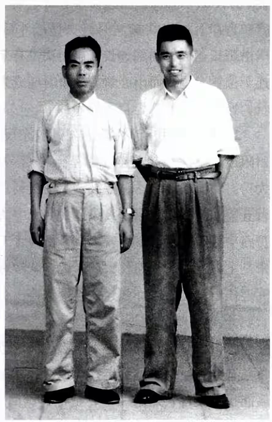 刘竹溪回忆  赵衍庆赵二疯子  下



刘竹溪集中在抗战时期清河独立团、胶东反