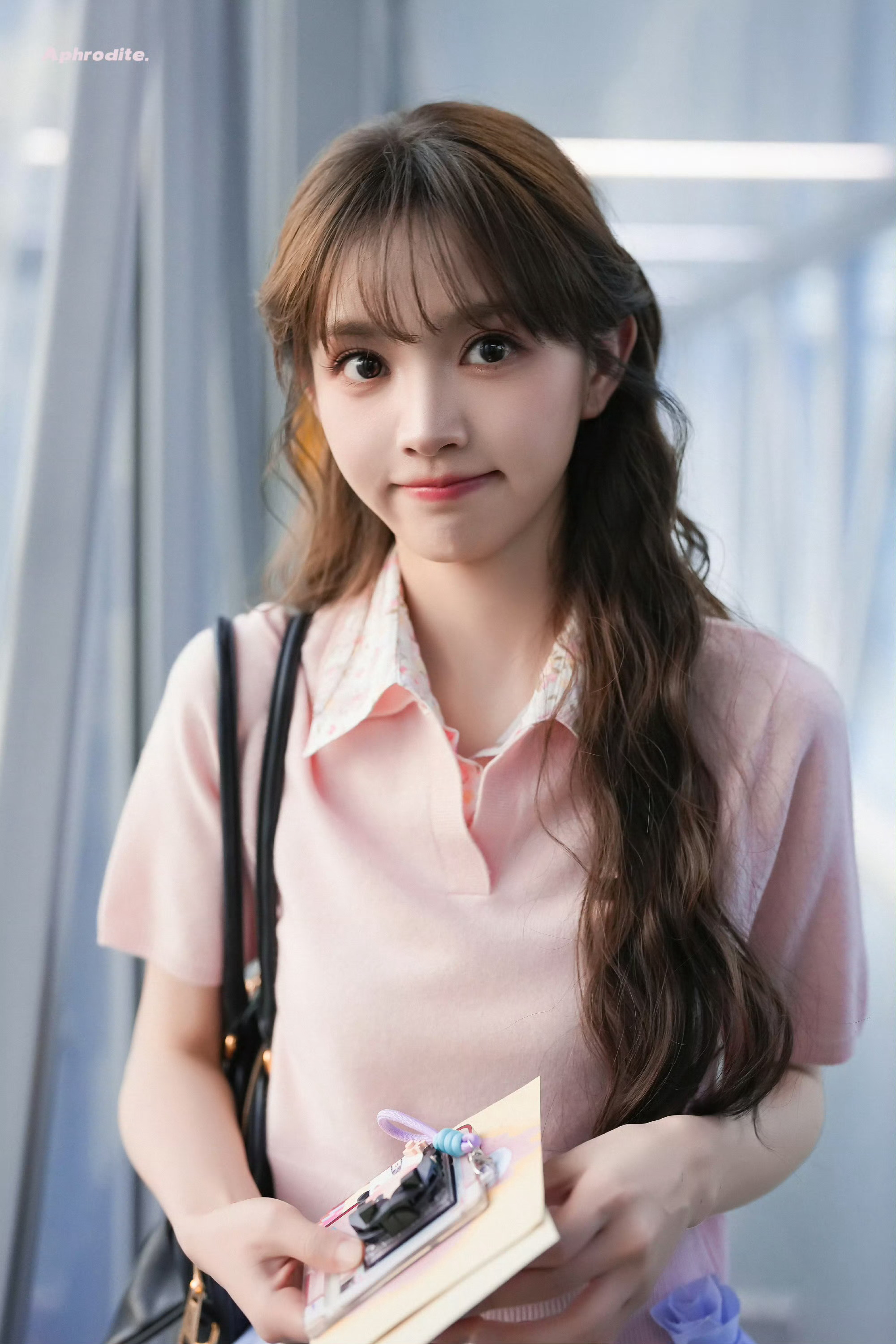 代拍说骂的是田曦薇助理我只看到一个被代拍骂的小女孩。。