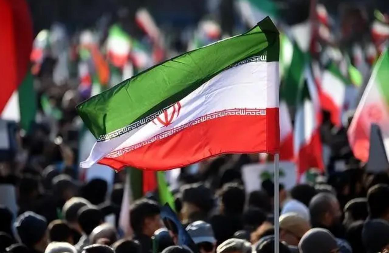 真是无所不用其极！三面间谍！危险之急！伊郎也应这样做渗透。

3 月 27 日这