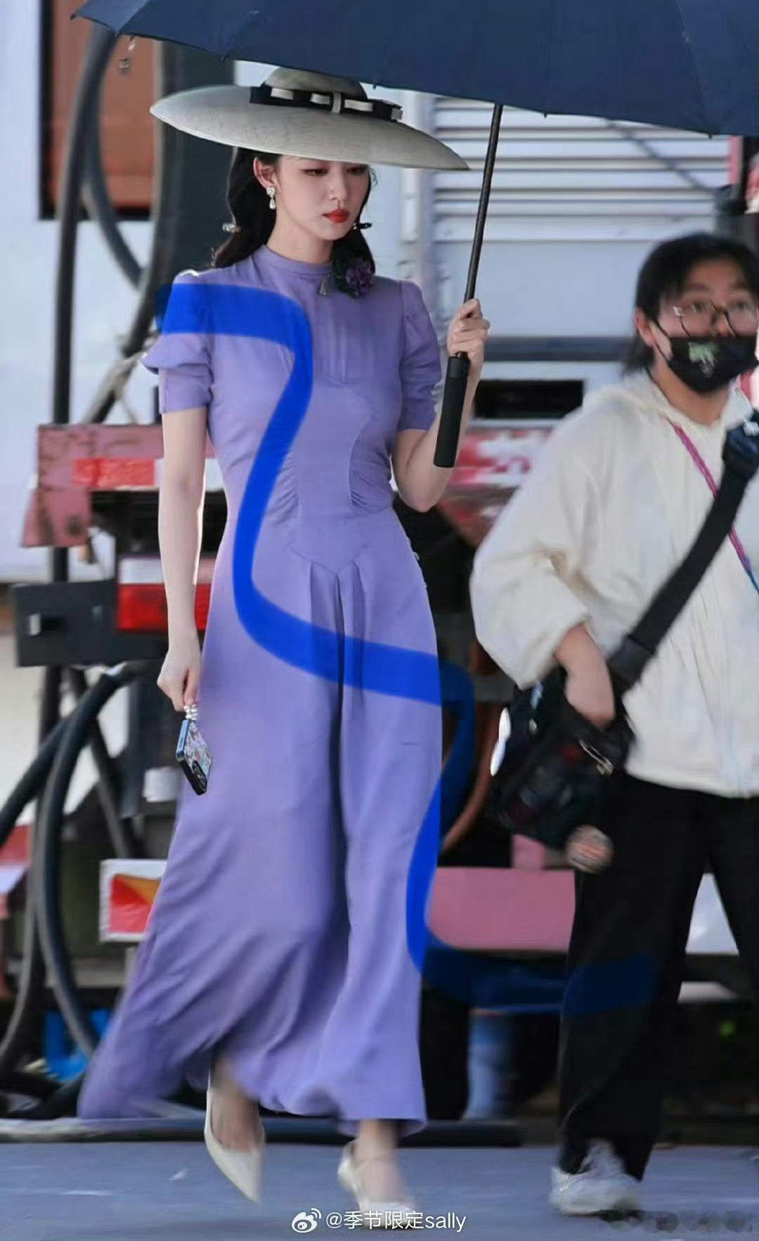 说起来这一秒过火的服装其实是这剧开拍以来的大看点，造型多加上🚢的高颜值吸睛不少