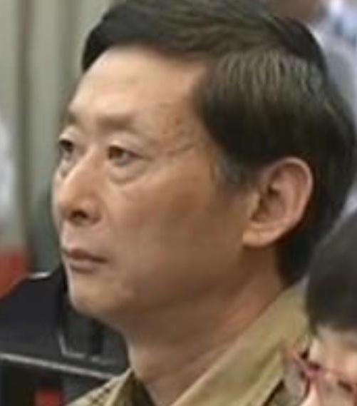 1996年12月2号早上，于英生送完儿子上学回家，妻子还在床上躺着。几个小时后，