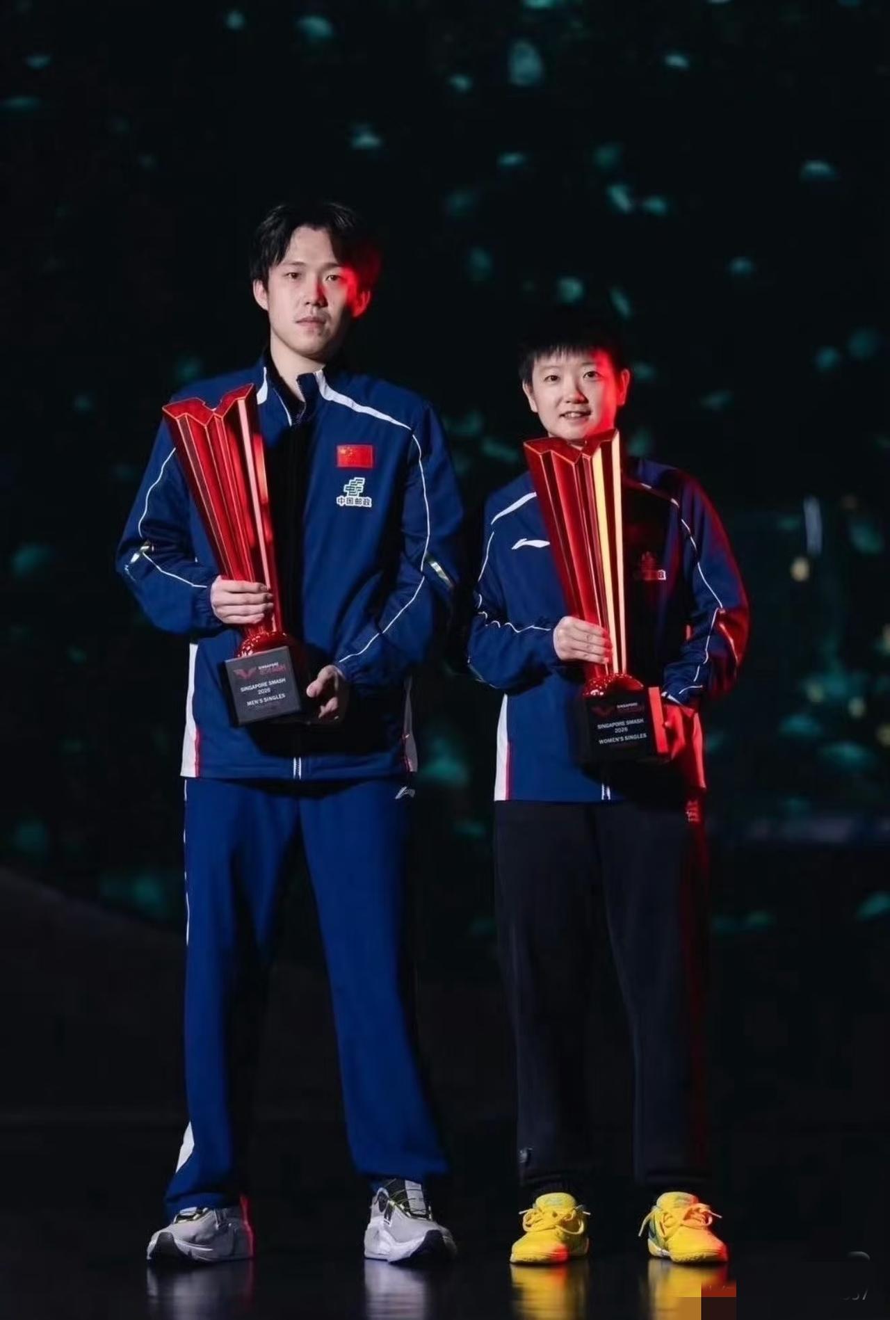 非常喜欢孙颖莎王楚钦，
谁能不喜欢呢？
两位乒乓球世界第一，
而且他们俩身上有太