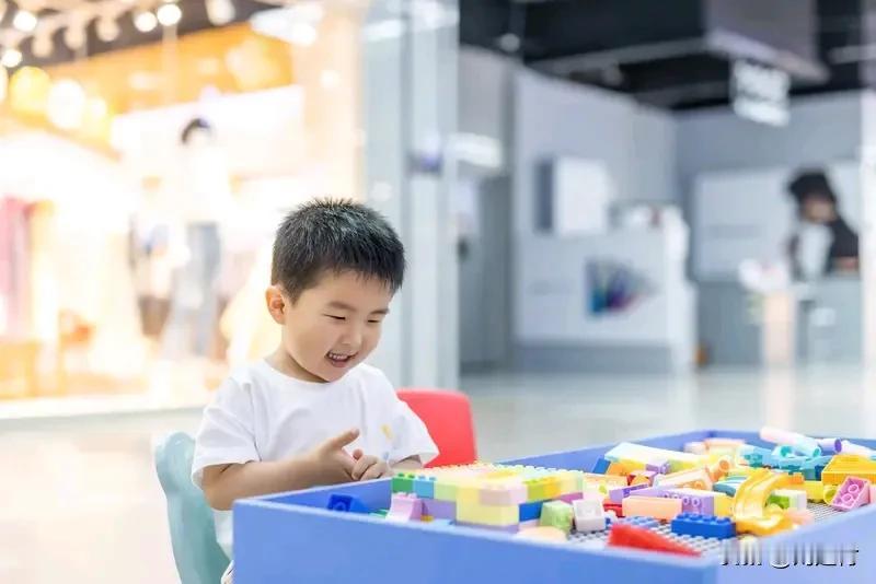 为何说不能严厉苛责孩子 为何说不能严厉苛责孩子
不能严厉苛责孩子
原因多多
孩子