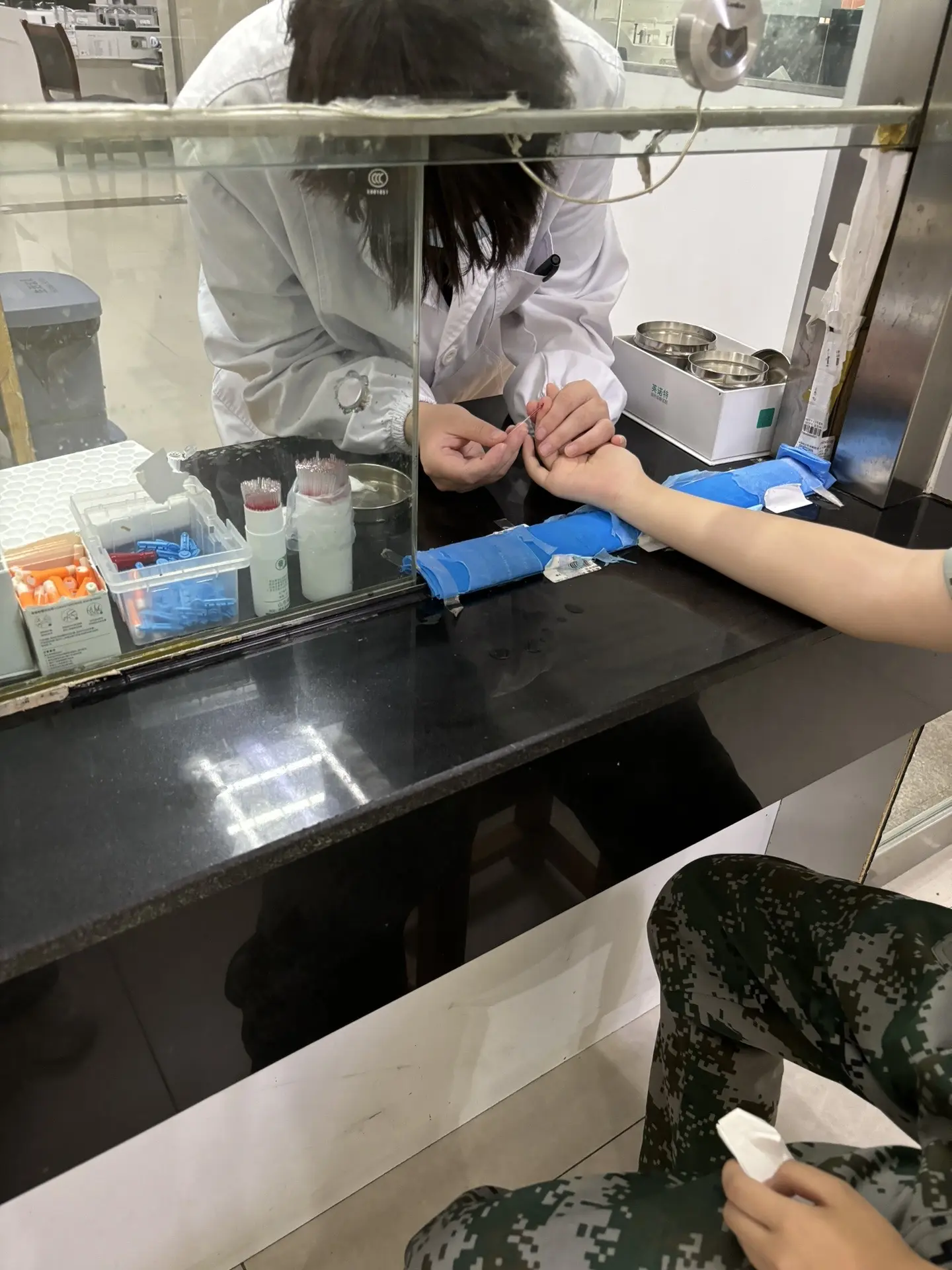 突然有点撑不住了，凌晨4点起床做两宝的中饭，收拾完家里，7点去上班，大...