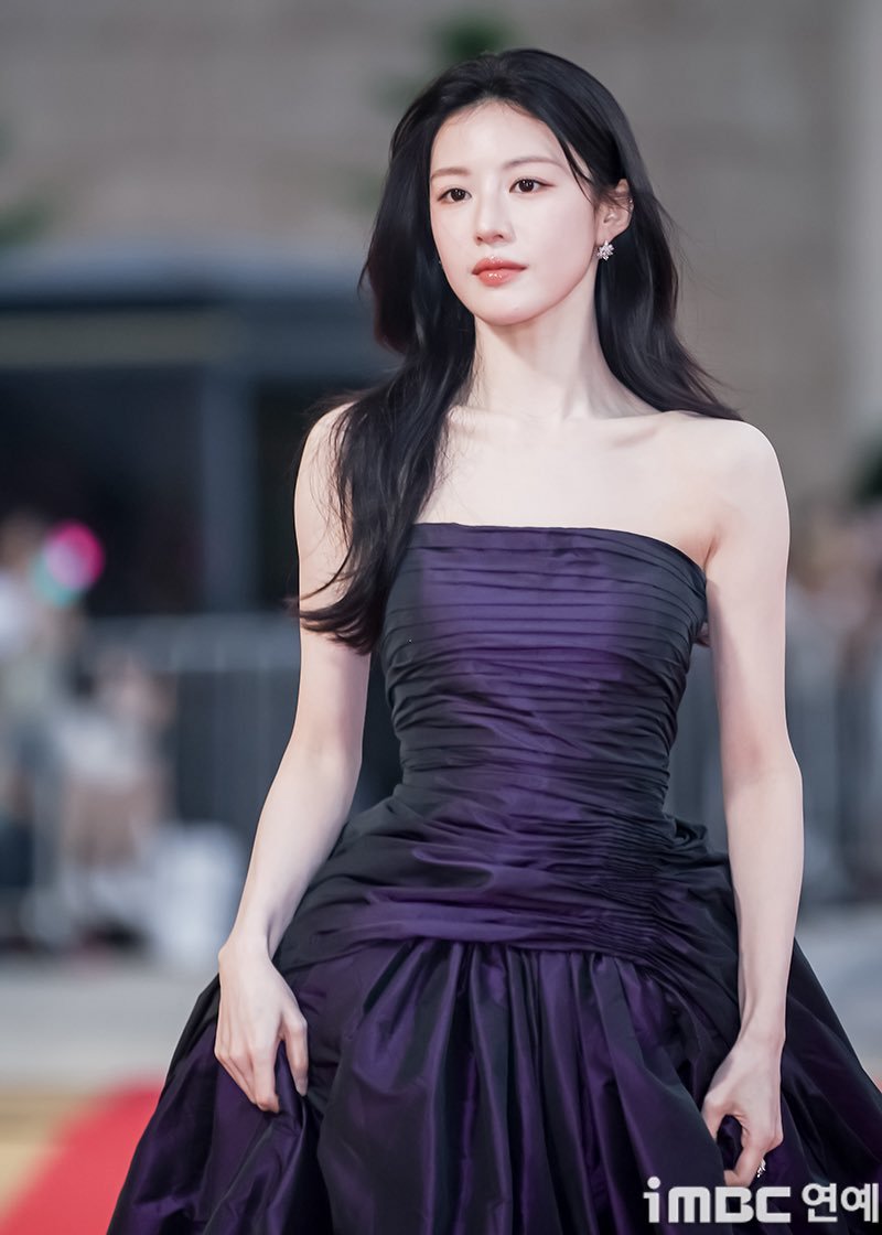 没有不存这次红毯的义务 高允真太美了 