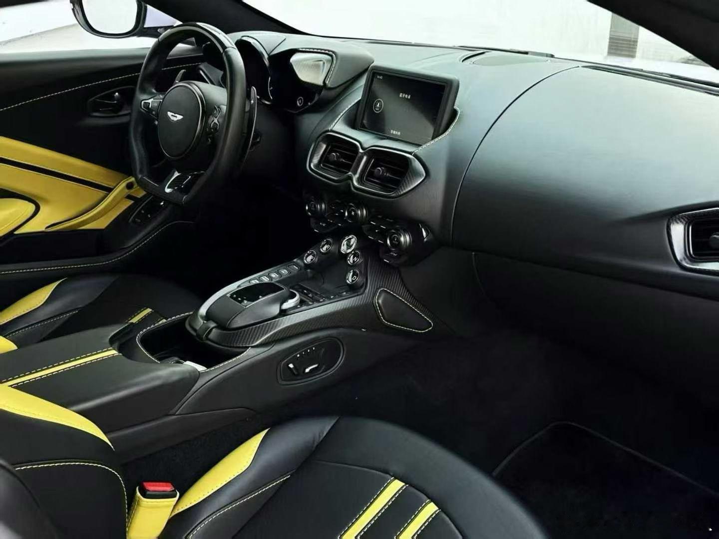 阿斯顿马丁Vantage 车主传递、2019年上牌，1.5万公里，选配75万，寻