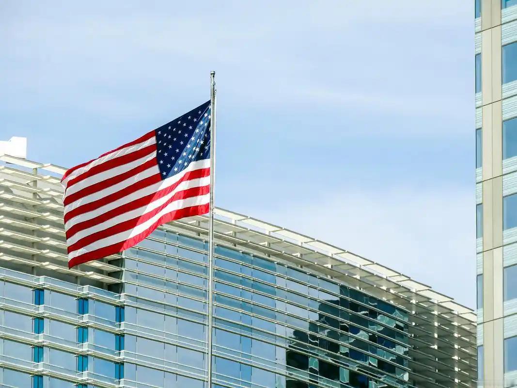 美国企业开始向华为支付专利许可费，这件事是真的，但并不是网传的“惠普专利少，所以
