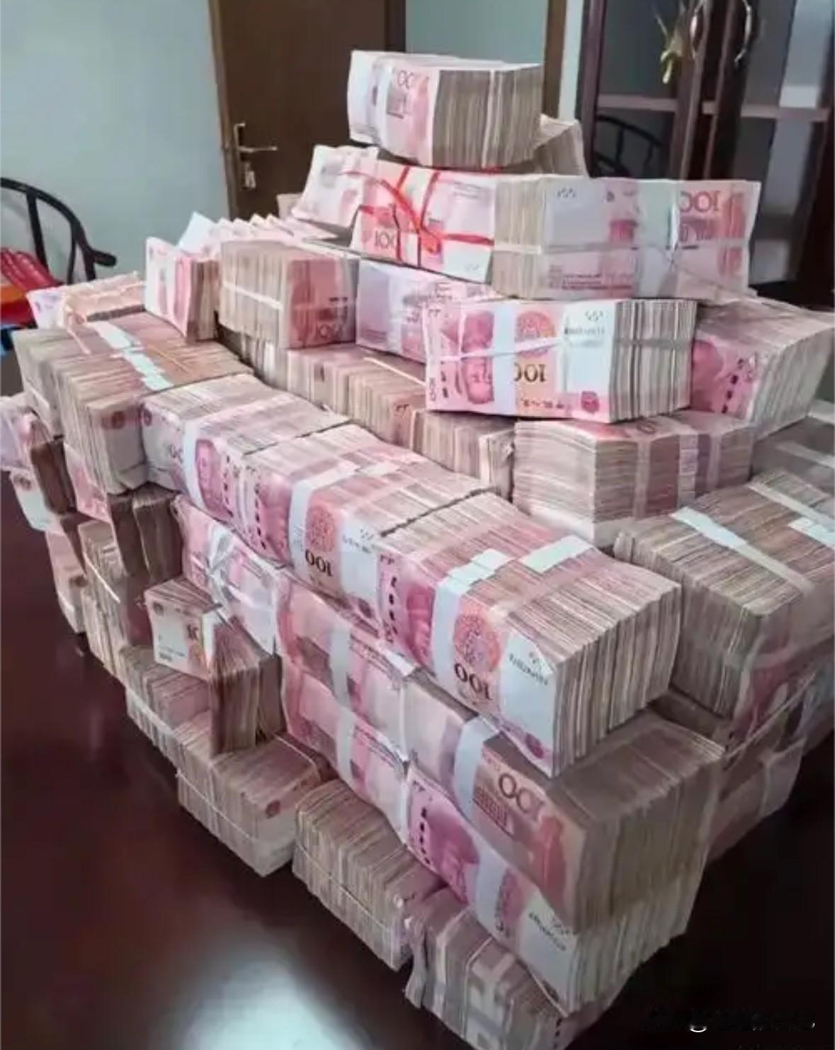 发财了，发财了！
最近眼睛一直在做术前准备，本来说是青光眼急性发作，最后发现还有