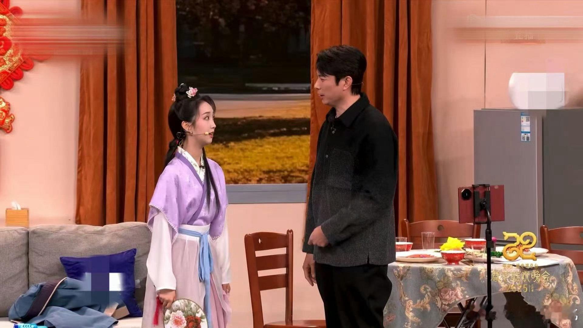 艾伦林黛玉春晚演父女  艾伦春晚大变身，与“林黛玉”演父女笑料多！林妹妹嘴强王者