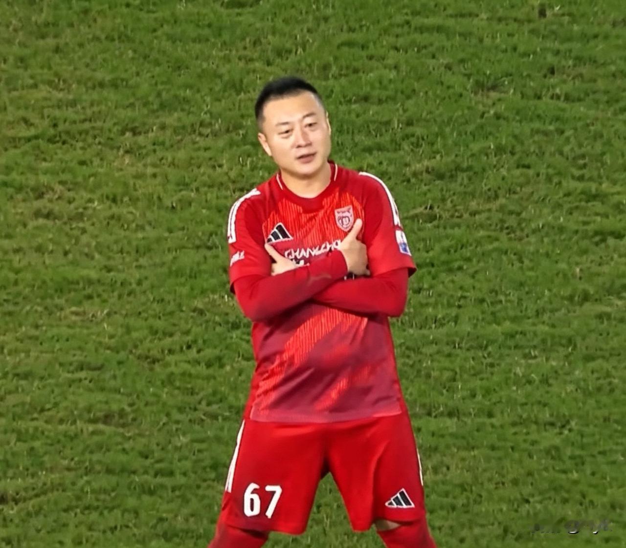 随着常州3:0完胜盐城，无锡主场1:1战平泰州，2026赛季苏超半决赛全部收官，