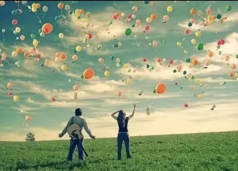 亲戚的解释词：有血缘关系的是亲，有婚姻关系的是戚。不知这样解释对吗？