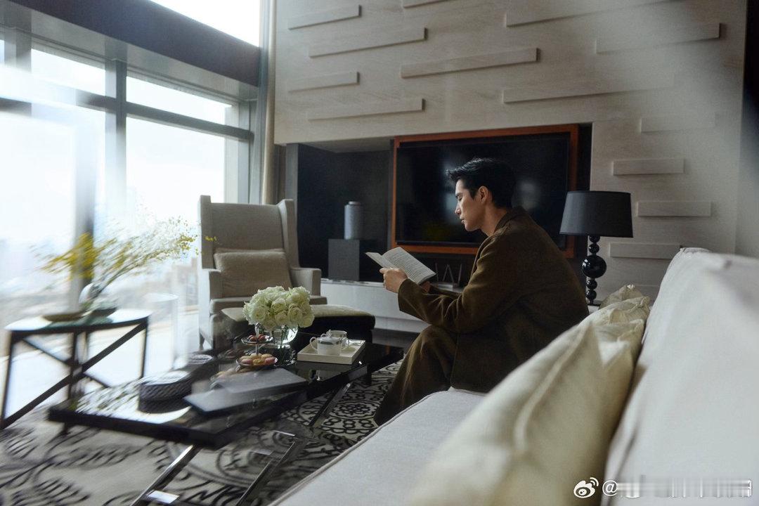 阿云嘎人气第三披荆斩棘舞台上发光发热的模样，值得所有票数与掌声 