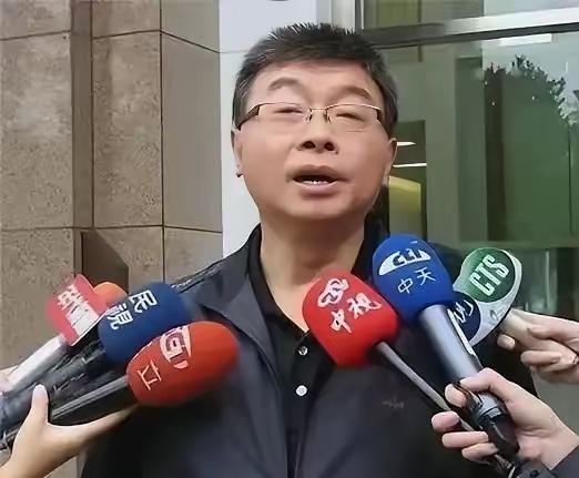 邱毅精准点出了台军的现实困境与“台独”以武拒统的荒诞本质。

两岸军力的绝对差距
