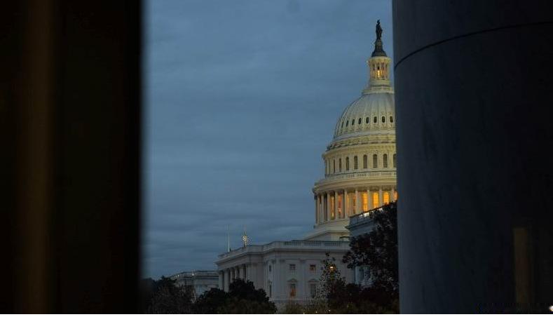 【美众院否决特朗普对加关税提案，共和党倒戈六人】
美国众议院以219票对211票