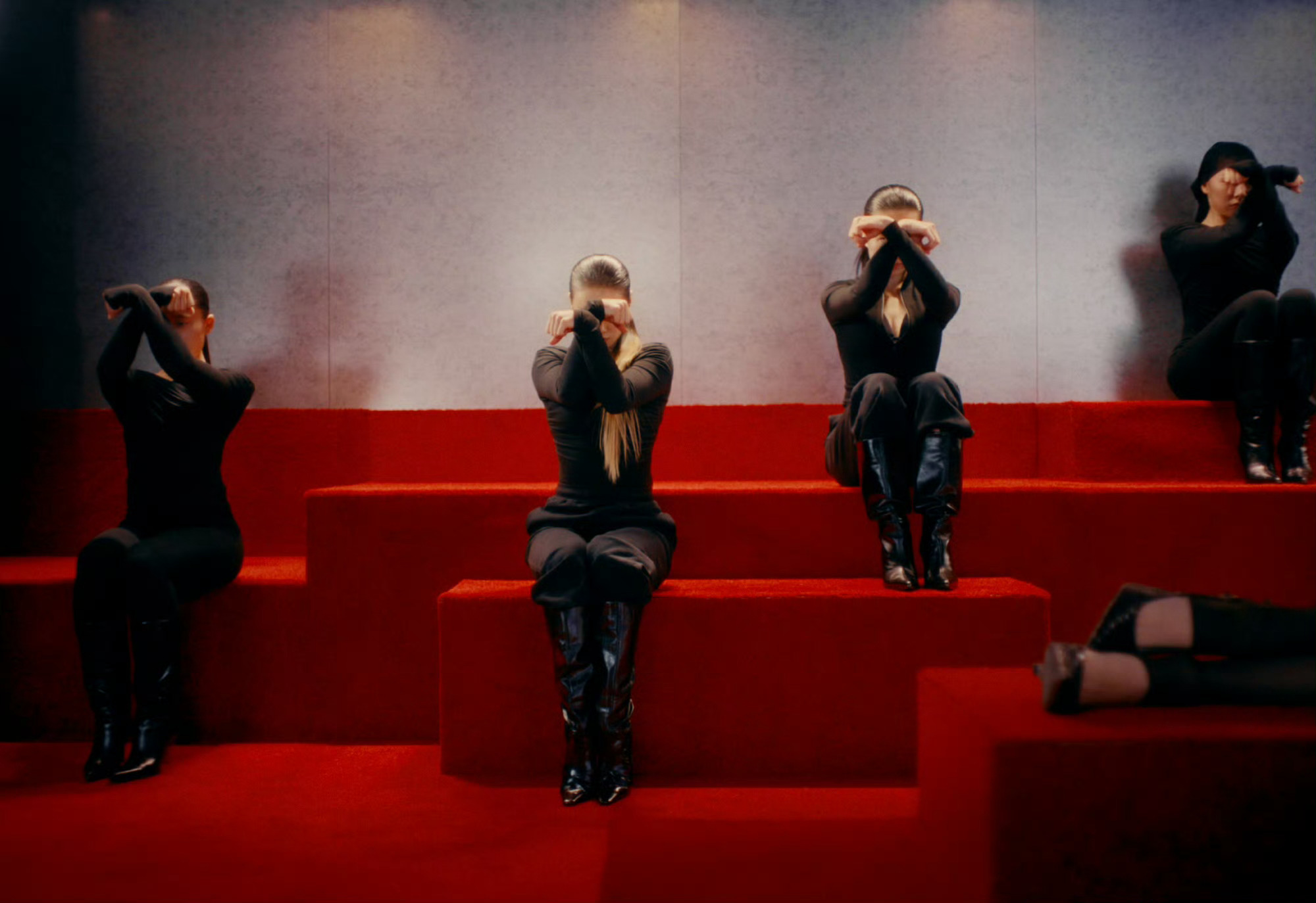 庆祝中国马年，ZARA正式发布品牌首支舞蹈音乐短片《马上开跳》——以充满活力的姿