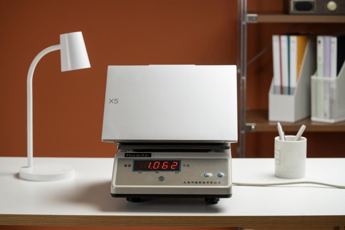 慧天X5測(cè)評(píng)：超輕薄機(jī)身加標(biāo)壓性能，企業(yè)辦公神器？