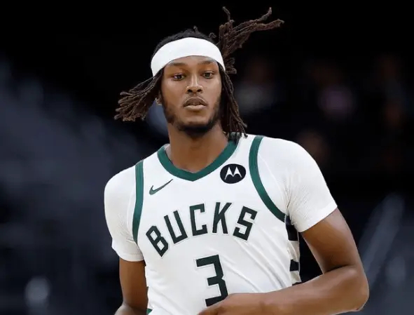 美记Jake Fischer更新动态，谈到了勇士球员库明加的情况：迈尔斯·特纳的